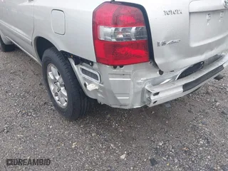 2004 Toyota Highlander with VIN JTEEP21AX40028541, listed as a IAAI auction lot 41812804 with 122,182 mi miles. Bid and sale history available at carsss.com. Image 6.