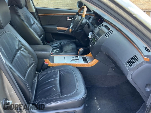 2008 Hyundai Azera Limited with VIN KMHFC46FX8A332579, listed as a Copart auction lot 63121015 with 160,619 mi miles and Clean title. Bid and sale history available at DreamBid. Image 5.