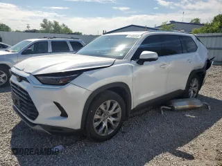 2024 Toyota Highlander XLE with VIN 5TDAAAB53RS059506, listed as a Copart auction lot 62900245 with 9,755 mi miles and Salvage title. Bid and sale history available at DreamBid. Image 1.