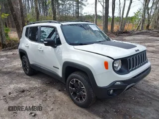 2023 Jeep Renegade Latitude with VIN ZACNJDB19PPP41832, listed as a IAAI auction lot 41744208 with 16,738 mi miles and . Bid and sale history available at carsss.com. Image 1.