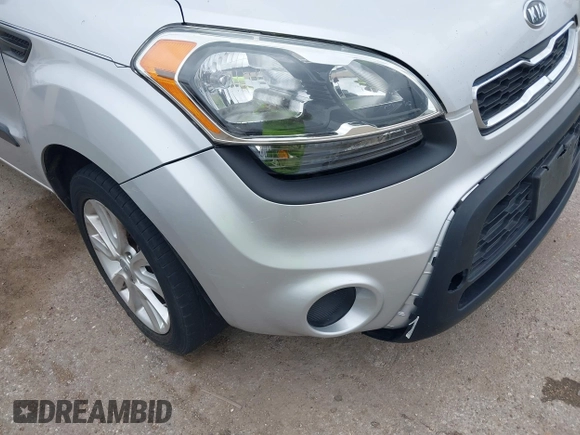 2012 Kia Soul + with VIN KNDJT2A60C7377305, listed as a IAAI auction lot 41902069 with 76,217 mi miles. Bid and sale history available at carsss.com. Image 12.