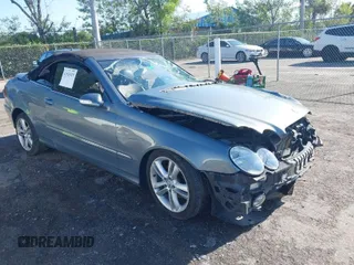 2006 Mercedes-Benz CLK 3.5L with VIN WDBTK56G96T067775, listed as a IAAI auction lot 41926029 with 176,138 mi miles. Bid and sale history available at carsss.com. Image 1.