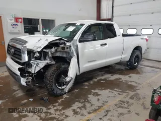 2008 Toyota Tundra 4WD Truck with VIN 5TFBV541X8X034895, listed as a IAAI auction lot 41617192 with 133,161 mi miles. Bid and sale history available at carsss.com. Image 2.