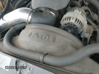 2003 Chevrolet Silverado 1500 LT с VIN 1GCEK19T73E172326, выставлен на аукционе IAAI как лот 41387080 с пробегом 375 291 миль миль и . История ставок и продаж доступна на DreamBid. Изображение 19.