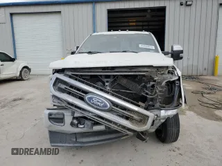 2020 Ford F-350 XL with VIN 1FT8W3BT1LED32482, listed as a Copart auction lot 43860854 with 81,153 mi miles and Salvage title. Bid and sale history available at DreamBid. Image 5.