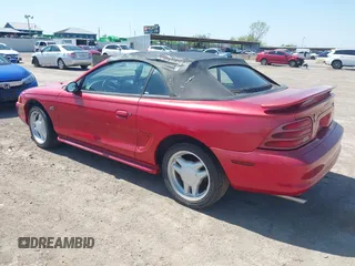 1995 Ford Mustang z VIN 1FALP45T9SF108805, wystawiony jako IAAI lot #41973172 z przebiegiem 81 796 mil mil oraz . Historia ofert i sprzedaży dostępna na DreamBid. Obrazek 3.