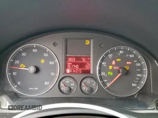 2008 Volkswagen Jetta SE z VIN 3VWRM71K98M063043, wystawiony jako Copart lot #50171755 z przebiegiem 151 740 mil mil oraz Szkoda całkowita • Salvage title. Historia ofert i sprzedaży dostępna na DreamBid. Obrazek 9.