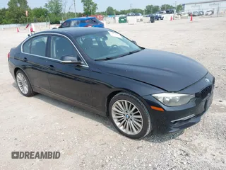 2012 BMW 3 Series 328i z VIN WBA3A5C58CF341966, wystawiony jako IAAI lot #42473327 z przebiegiem 145 799 mil mil oraz . Historia ofert i sprzedaży dostępna na DreamBid. Obrazek 1.