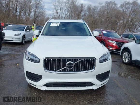 2021 Volvo XC90 Momentum with VIN YV4A221K0M1711124, listed as a IAAI auction lot 41017835 with 35,931 mi miles. Bid and sale history available at carsss.com. Image 13.