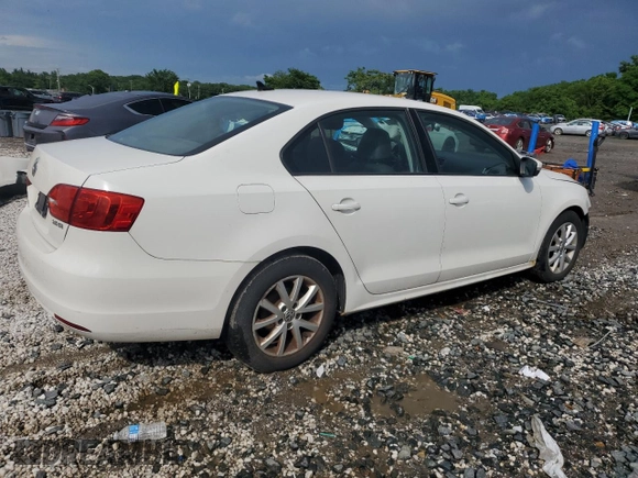 2012 Volkswagen Jetta SE with VIN 3VWDX7AJ3CM472074, listed as a Copart auction lot 61433125 with 185,861 mi miles and Salvage title. Bid and sale history available at DreamBid. Image 3.