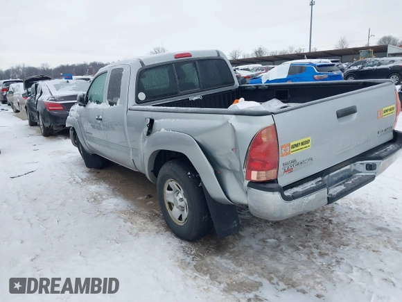 2006 Toyota Tacoma with VIN 5TEUU42N36Z293472, listed as a IAAI auction lot 41320155 with 105,230 mi miles. Bid and sale history available at carsss.com. Image 3.