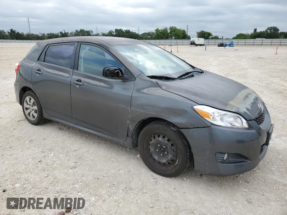 2011 Toyota Matrix S z VIN 2T1KE4EEXBC048054, wystawiony jako Copart lot #55150605 z przebiegiem 108 447 mil mil oraz Szkoda całkowita • Salvage title. Historia ofert i sprzedaży dostępna na DreamBid. Obrazek 4.