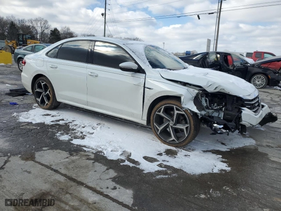 2020 Volkswagen Passat 2.0T R-Line with VIN 1VWMA7A36LC025243, listed as a Copart auction lot 45939895 with 59,594 mi miles and Salvage Title. Bid and sale history available at carsss.com. Image 4.
