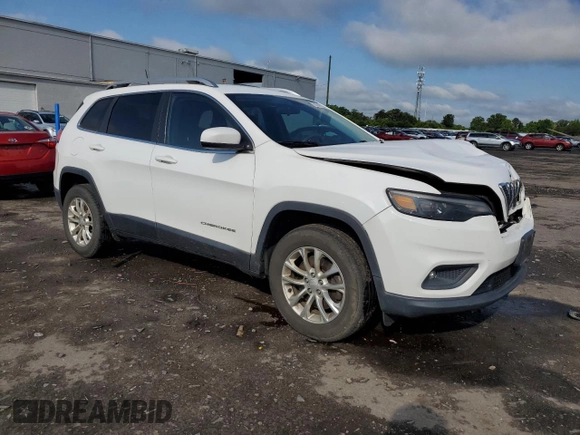 2019 Jeep Cherokee Latitude z VIN 1C4PJMCB2KD330721, wystawiony jako Copart lot #58840055 z przebiegiem 114 770 mil mil oraz Szkoda całkowita • Salvage title. Historia ofert i sprzedaży dostępna na DreamBid. Obrazek 4.