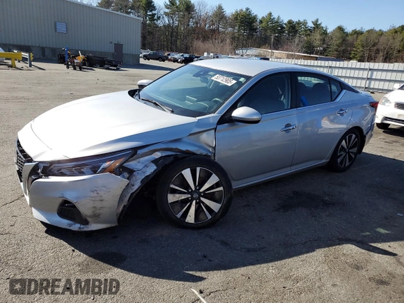 2022 Nissan Altima SV z VIN 1N4BL4DV0NN323767, wystawiony jako Copart lot #53712905 z przebiegiem 75 346 mil mil oraz Szkoda całkowita • Salvage title. Historia ofert i sprzedaży dostępna na DreamBid. Obrazek 1.