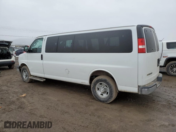 2017 Chevrolet Express Passenger LT z VIN 1GAZGPFF7H1225215, wystawiony jako Copart lot #47135935 z przebiegiem 161 084 mil mil oraz Szkoda całkowita • Salvage title. Historia ofert i sprzedaży dostępna na DreamBid. Obrazek 2.