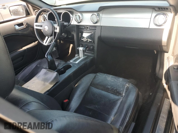 2005 Ford Mustang Deluxe with VIN 1ZVFT80N355182909, listed as a Copart auction lot 60485885 with 120,508 mi miles and Salvage title. Bid and sale history available at DreamBid. Image 8.