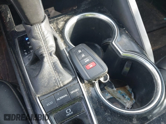2019 Toyota Camry XSE with VIN 4T1B61HK5KU818351, listed as a IAAI auction lot 41909915 with 179,463 mi miles. Bid and sale history available at carsss.com. Image 11.