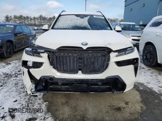 2025 BMW X7 xDrive40i z VIN 5UX23EM04S9X64678, wystawiony jako Copart lot #88092405 z przebiegiem 4 185 mil mil oraz Szkoda całkowita • Salvage title. Historia ofert i sprzedaży dostępna na DreamBid. Obrazek 5.