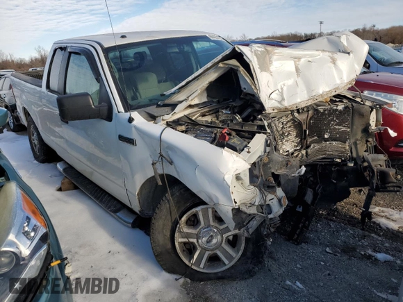 2007 Ford F-150 XLT with VIN 1FTPX14V77NA21754, listed as a Copart auction lot 88420125 with 180,597 mi miles and Salvage Title. Bid and sale history available at carsss.com. Image 4.