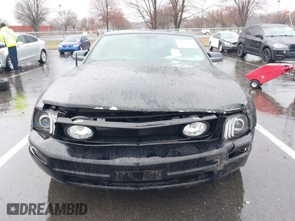 2007 Ford Mustang Deluxe with VIN 1ZVHT80N375320203, listed as a IAAI auction lot 41871055 with 80,891 mi miles. Bid and sale history available at carsss.com. Image 6.