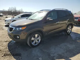 2012 Kia Sorento EX with VIN 5XYKUDA22CG201112, listed as a Copart auction lot 48316305 with 181,177 mi miles and Salvage Title. Bid and sale history available at carsss.com. Image 1.
