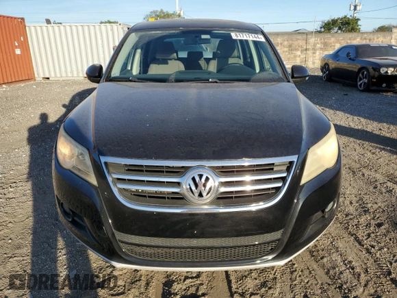 2010 Volkswagen Tiguan with VIN WVGCV7AX7AW530642, listed as a Copart auction lot 81717144 with 89,306 mi miles and Salvage Title. Bid and sale history available at DreamBid. Image 5.