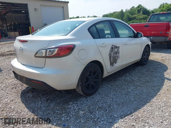 2011 Mazda 3 i Touring z VIN JM1BL1VF6B1367176, wystawiony jako IAAI lot #42484280 z przebiegiem 126 732 mil mil oraz . Historia ofert i sprzedaży dostępna na DreamBid. Obrazek 4.