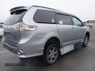2017 Toyota Sienna SE with VIN 5TDXZ3DC4HS806247, listed as a IAAI auction lot 41323320 with 18,212 mi miles and . Bid and sale history available at DreamBid. Image 4.