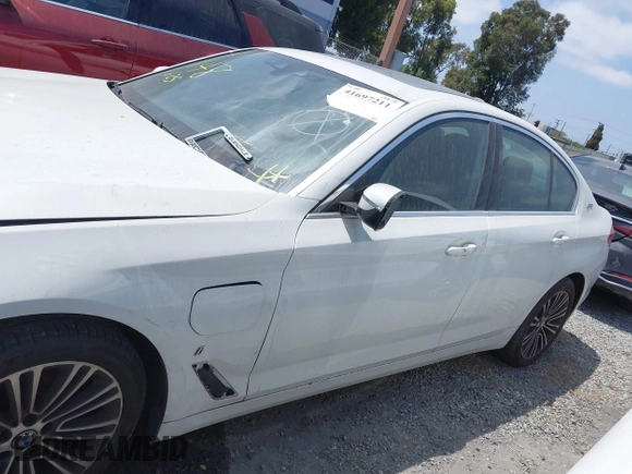 2019 BMW 5 Series 530e with VIN WBAJA9C58KB399175, listed as a IAAI auction lot 41697211 with Not provided miles and . Bid and sale history available at DreamBid. Image 14.