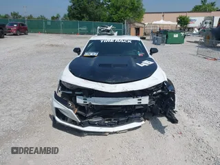 2019 Chevrolet Camaro 2SS с VIN 1G1FG1R78K0153815, выставлен на аукционе IAAI как лот 42409195 с пробегом 23 314 миль миль и . История ставок и продаж доступна на DreamBid. Изображение 13.