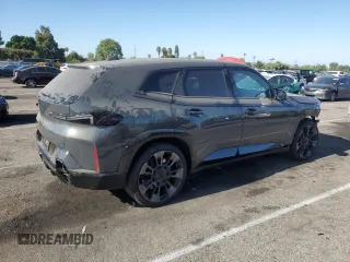 2023 BMW XM z VIN 5YM23CS04P9S41474, wystawiony jako Copart lot #64112444 z przebiegiem 13 109 mil mil oraz Szkody całkowita. Historia ofert i sprzedaży dostępna na DreamBid. Obrazek 3.