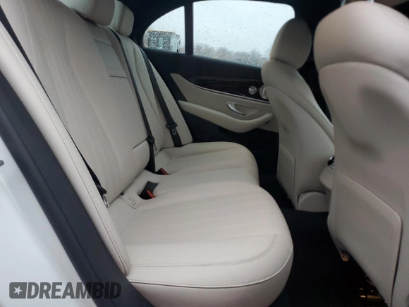 2022 Mercedes-Benz E 350 z VIN W1KZF8EB9NB096369, wystawiony jako Copart lot #84892204 z przebiegiem 28 379 mil mil oraz Szkoda całkowita • Salvage title. Historia ofert i sprzedaży dostępna na DreamBid. Obrazek 10.