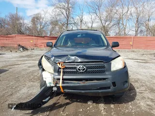 2007 Toyota RAV4 with VIN JTMZD33V976028178, listed as a IAAI auction lot 41923783 with 288,329 mi miles. Bid and sale history available at carsss.com. Image 12.