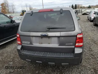 2009 Ford Escape XLS z VIN 1FMCU92759KB19563, wystawiony jako Copart lot #86012594 z przebiegiem 98 615 mil mil oraz Czysty tytuł • Clean title. Historia ofert i sprzedaży dostępna na DreamBid. Obrazek 6.
