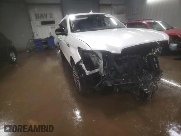 2018 Lincoln Navigator Reserve with VIN 5LMJJ3LT4JEL05314, listed as a Copart auction lot 47686825 with 70,679 mi miles and Salvage title. Bid and sale history available at DreamBid. Image 15.
