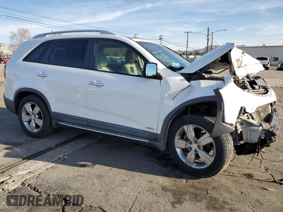 2013 Kia Sorento EX z VIN 5XYKUDA25DG319480, wystawiony jako Copart lot #45598315 z przebiegiem 71 560 mil mil oraz Szkoda całkowita • Salvage title. Historia ofert i sprzedaży dostępna na DreamBid. Obrazek 4.
