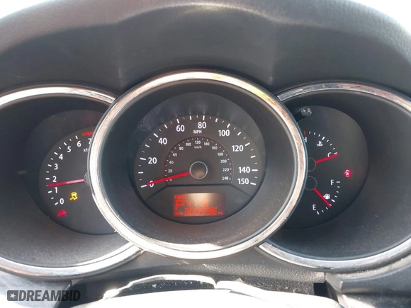 2013 Kia Sorento EX with VIN 5XYKU4A62DG330584, listed as a IAAI auction lot 41911479 with 300,996 mi miles. Bid and sale history available at carsss.com. Image 7.