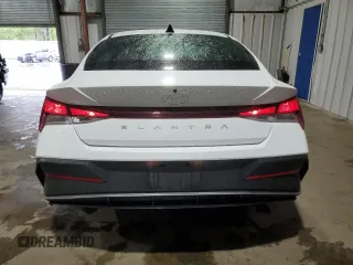 2024 Hyundai Elantra SEL z VIN KMHLM4DG2RU647923, wystawiony jako Copart lot #57389885 z przebiegiem 27 429 mil mil oraz Czysty tytuł • Clean title. Historia ofert i sprzedaży dostępna na DreamBid. Obrazek 6.
