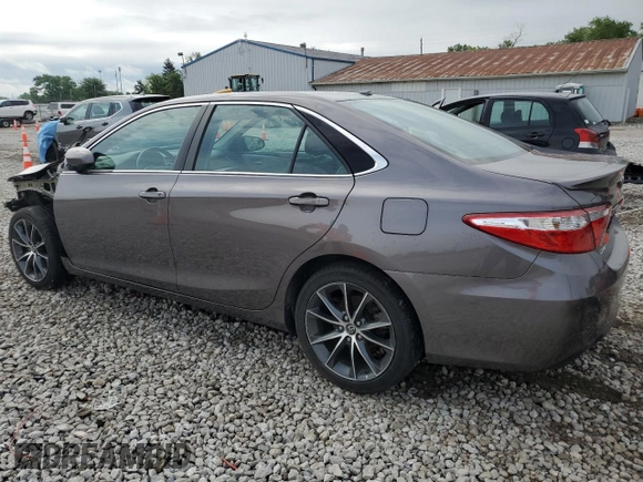 2015 Toyota Camry XLE z VIN 4T1BF1FK4FU956830, wystawiony jako Copart lot #58418565 z przebiegiem 88 771 mil mil oraz Szkoda całkowita • Salvage title. Historia ofert i sprzedaży dostępna na DreamBid. Obrazek 2.