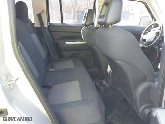 2008 Jeep Patriot Sport with VIN 1J8FF28W28D701794, listed as a IAAI auction lot 41767417 with 225,128 mi miles. Bid and sale history available at carsss.com. Image 8.