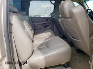 2005 Chevrolet Silverado 3500 LT z VIN 1GCJC33225F967451, wystawiony jako Copart lot #58543895 z przebiegiem 200 275 mil mil oraz Tytuł czysty. Historia ofert i sprzedaży dostępna na DreamBid. Obrazek 10.