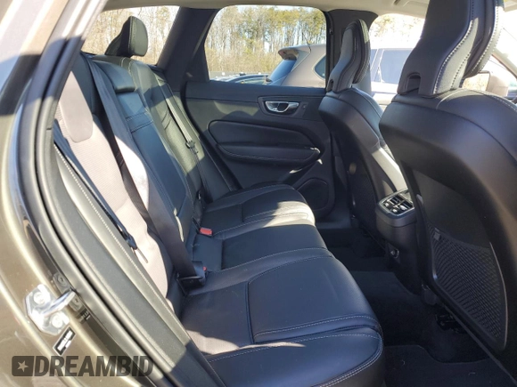 2020 Volvo XC60 Inscription с VIN YV4A22RL2L1418546, выставлен на аукционе Copart как лот 45486035 с пробегом 32 619 миль миль и Списание • Salvage title. История ставок и продаж доступна на DreamBid. Изображение 11.