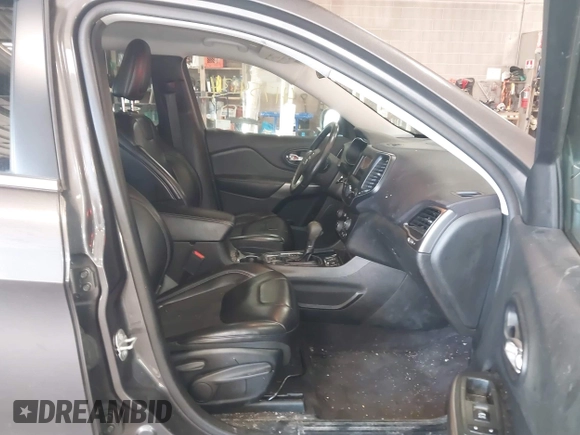 2019 Jeep Cherokee Latitude Plus with VIN 1C4PJMLB1KD139940, listed as a IAAI auction lot 41754134 with 113,237 mi miles. Bid and sale history available at carsss.com. Image 5.
