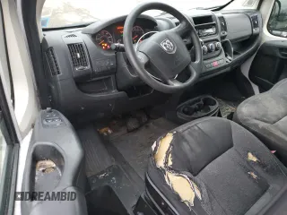 2015 Ram ProMaster Cargo z VIN 3C6TRVDG9FE516503, wystawiony jako Copart lot #84496824 z przebiegiem 275 708 mil mil oraz Szkody całkowita. Historia ofert i sprzedaży dostępna na DreamBid. Obrazek 8.