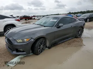 2015 Ford Mustang EcoBoost z VIN 1FA6P8TH8F5321999, wystawiony jako Copart lot #55785335 z przebiegiem 84 190 mil mil oraz Szkoda całkowita • Salvage title. Historia ofert i sprzedaży dostępna na DreamBid. Obrazek 1.