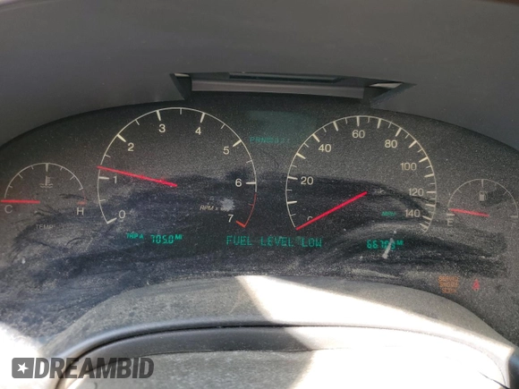 2001 Cadillac DeVille DHS z VIN 1G6KE57Y21U250470, wystawiony jako Copart lot #57334785 z przebiegiem 66 703 mil mil oraz Tytuł czysty. Historia ofert i sprzedaży dostępna na DreamBid. Obrazek 9.