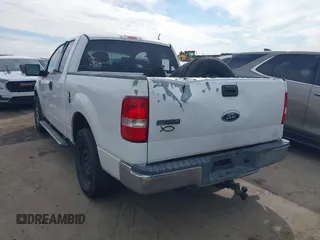 2004 Ford F-150 XLT with VIN 1FTRX12534KC29493, listed as a IAAI auction lot 41470710 with 272,253 mi miles. Bid and sale history available at carsss.com. Image 3.