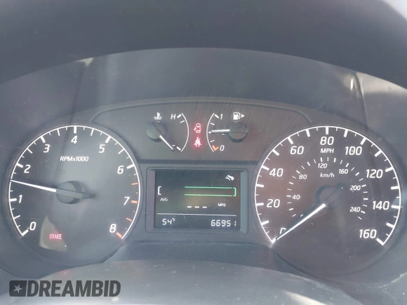 2015 Nissan Sentra SV z VIN 3N1AB7AP8FY323250, wystawiony jako IAAI lot #42217284 z przebiegiem 66 951 mil mil oraz . Historia ofert i sprzedaży dostępna na DreamBid. Obrazek 7.