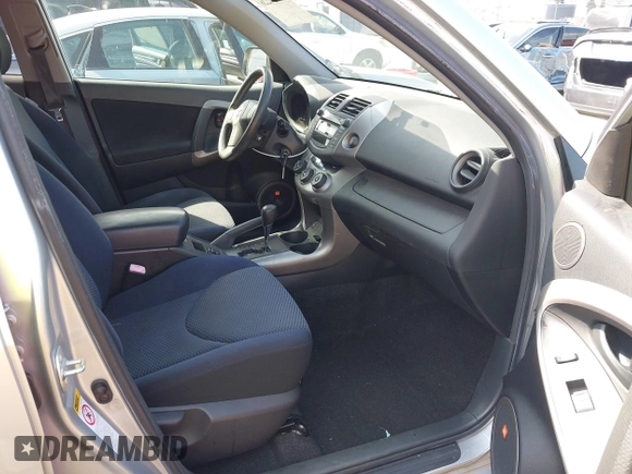 2006 Toyota RAV4 Sport with VIN JTMZK32VX65000076, listed as a IAAI auction lot 41904226 with 216,262 mi miles. Bid and sale history available at carsss.com. Image 5.